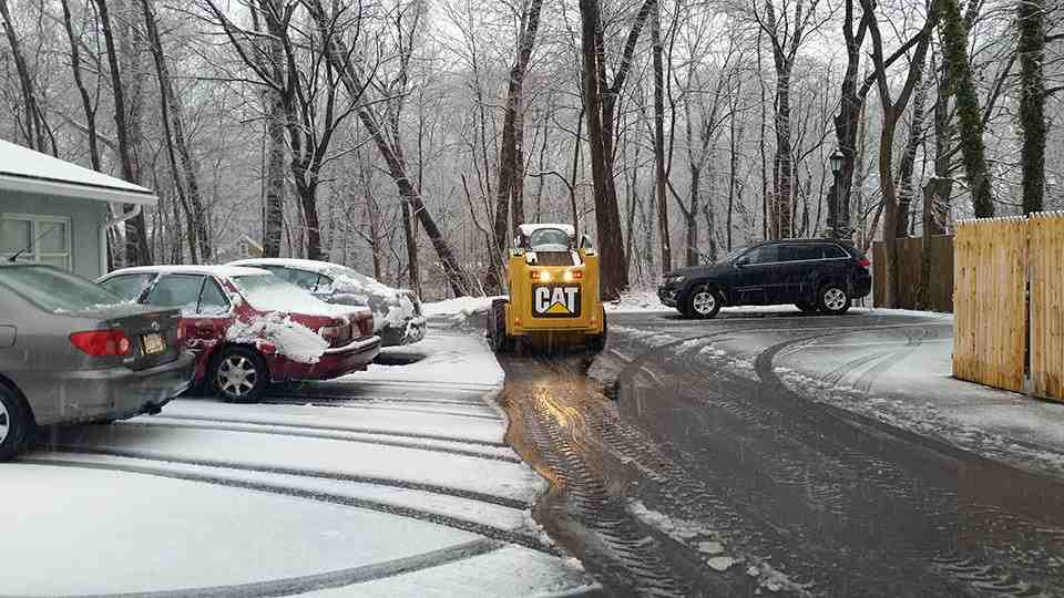 Understanding Commercial Snow Removal Pricing: A Detailed Guide Understanding Commercial Snow Removal Pricing: A Detailed Guide