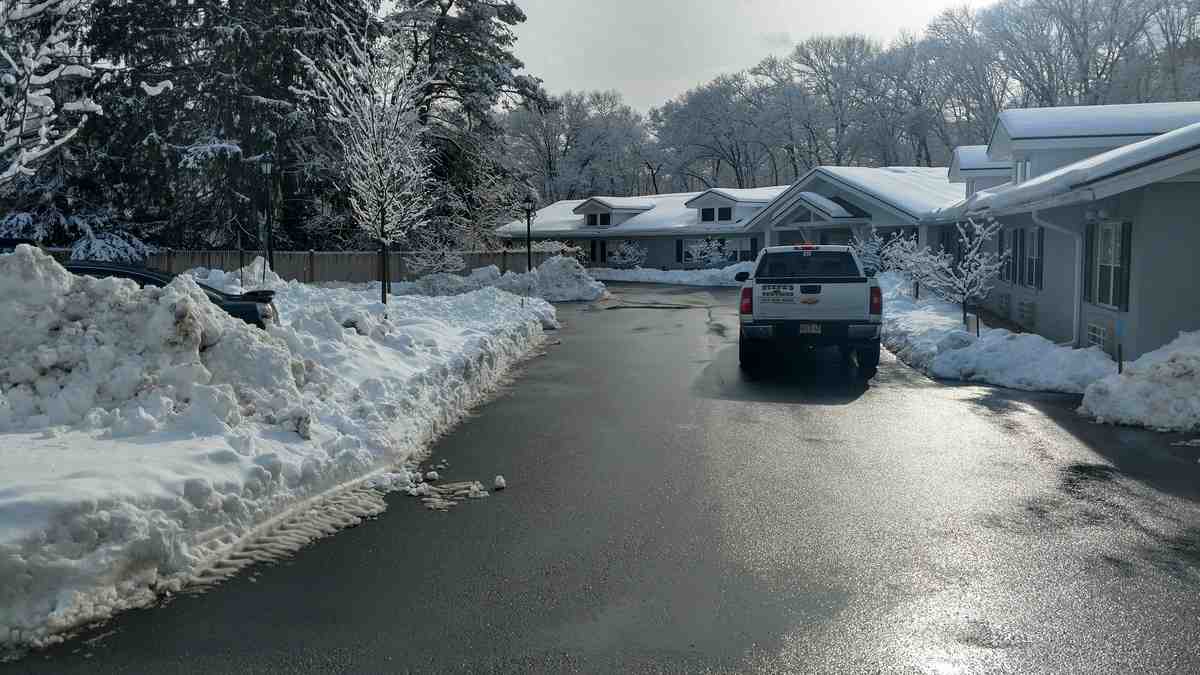 Burlington MA Snow Removal Services to Keep Your Driveway Clear